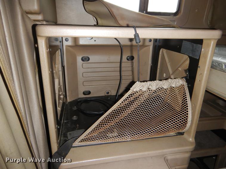 image for item EO9649 2006 International 9400i semi truck