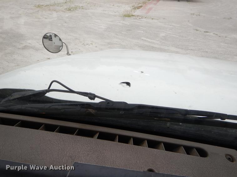 image for item EO9649 2006 International 9400i semi truck