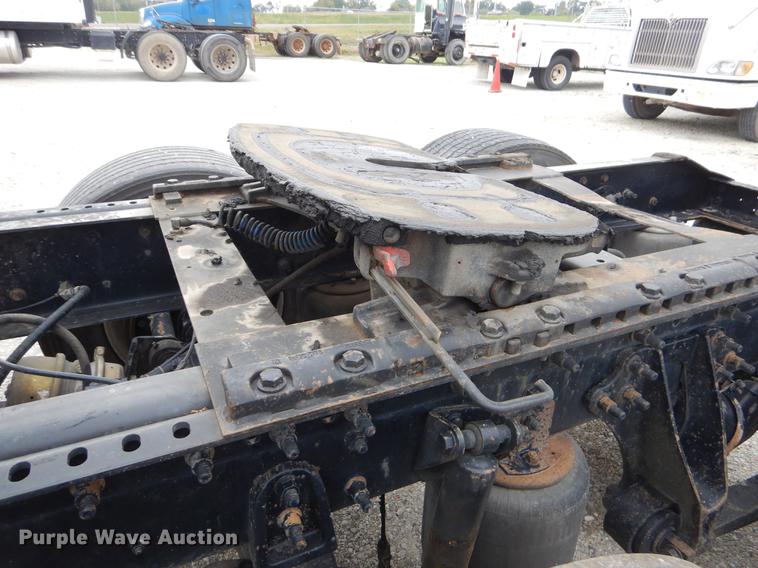 image for item EO9649 2006 International 9400i semi truck