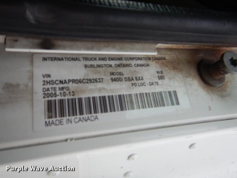 image for item EO9649 2006 International 9400i semi truck