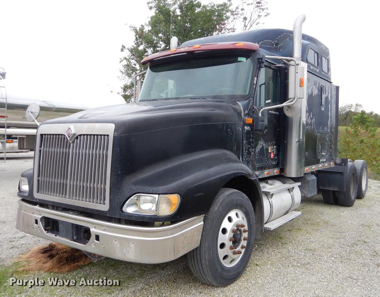 image for item EO9650 2007 International 9400i semi truck