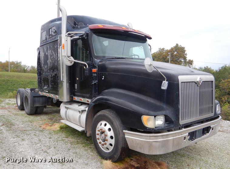 image for item EO9650 2007 International 9400i semi truck
