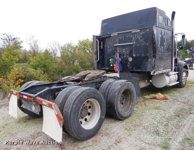 image for item EO9650 2007 International 9400i semi truck