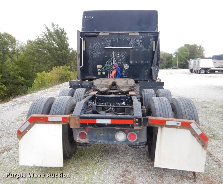 image for item EO9650 2007 International 9400i semi truck