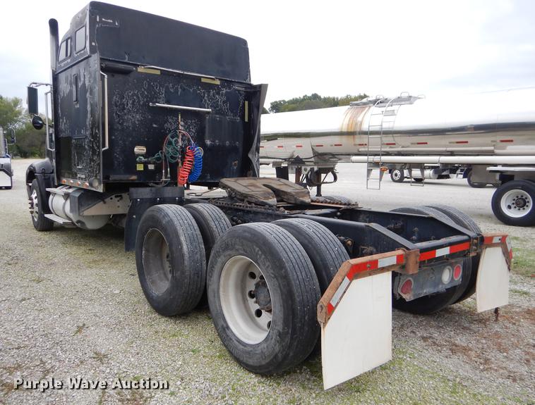 image for item EO9650 2007 International 9400i semi truck