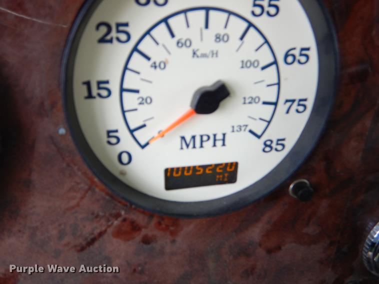 image for item EO9650 2007 International 9400i semi truck