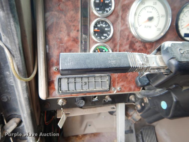 image for item EO9650 2007 International 9400i semi truck