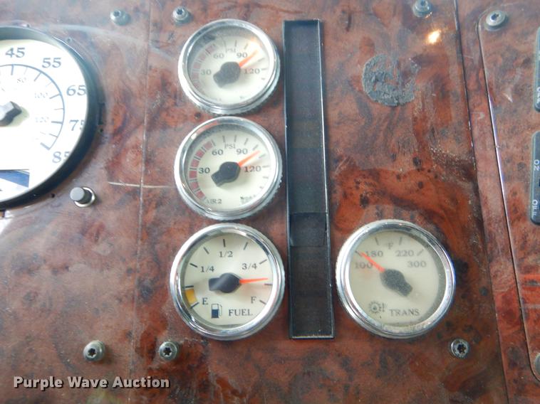 image for item EO9650 2007 International 9400i semi truck