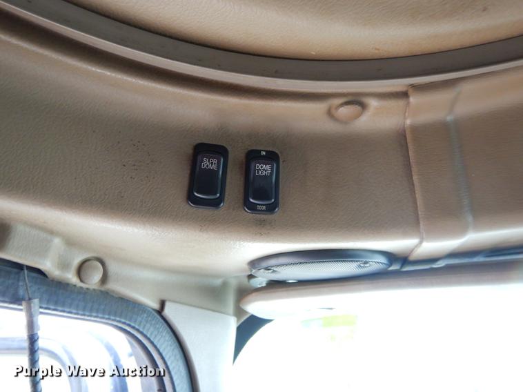 image for item EO9650 2007 International 9400i semi truck