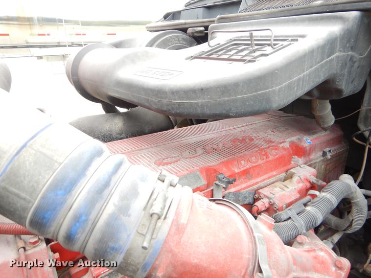 image for item EO9650 2007 International 9400i semi truck