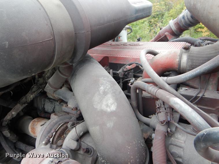 image for item EO9650 2007 International 9400i semi truck