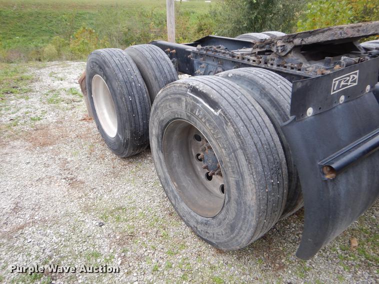 image for item EO9650 2007 International 9400i semi truck