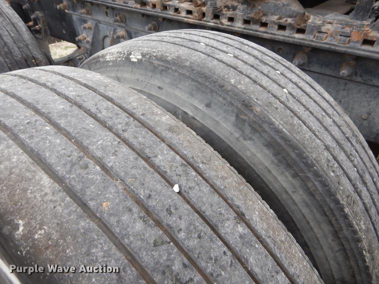 image for item EO9650 2007 International 9400i semi truck