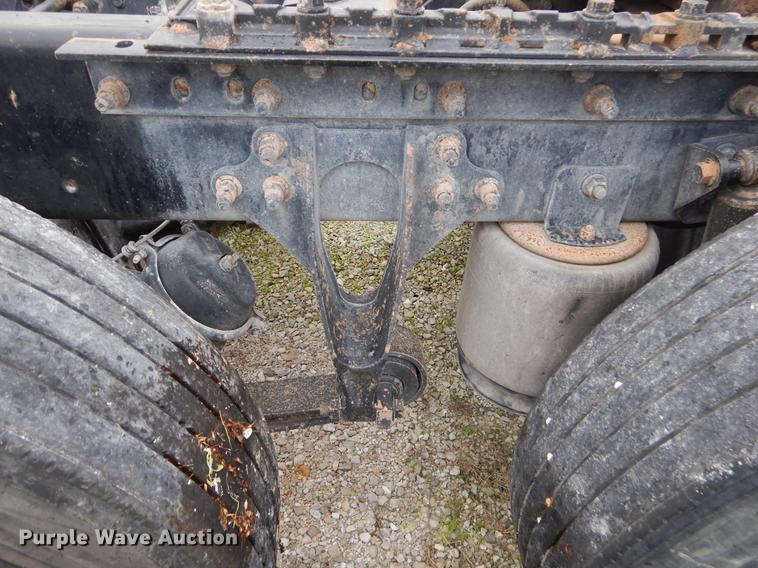 image for item EO9650 2007 International 9400i semi truck