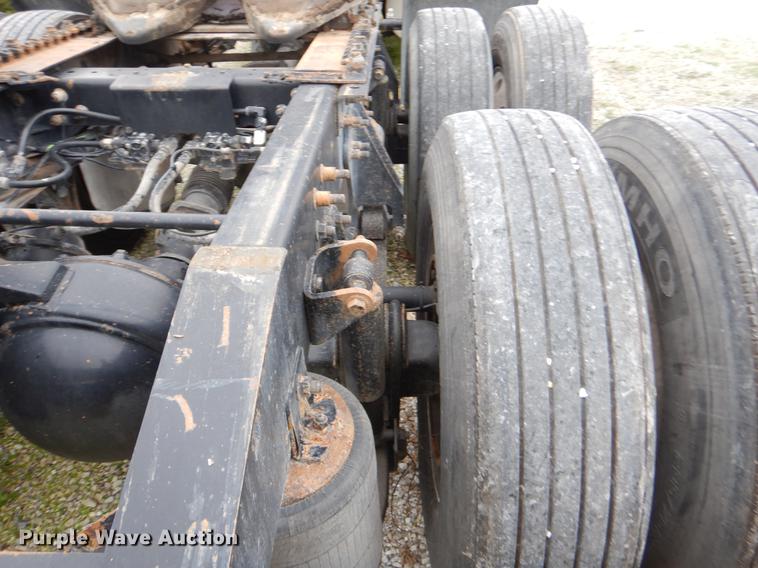 image for item EO9650 2007 International 9400i semi truck