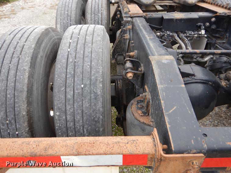 image for item EO9650 2007 International 9400i semi truck