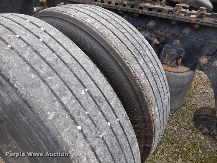 image for item EO9650 2007 International 9400i semi truck