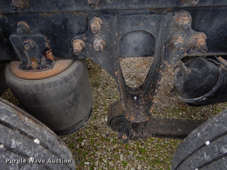 image for item EO9650 2007 International 9400i semi truck