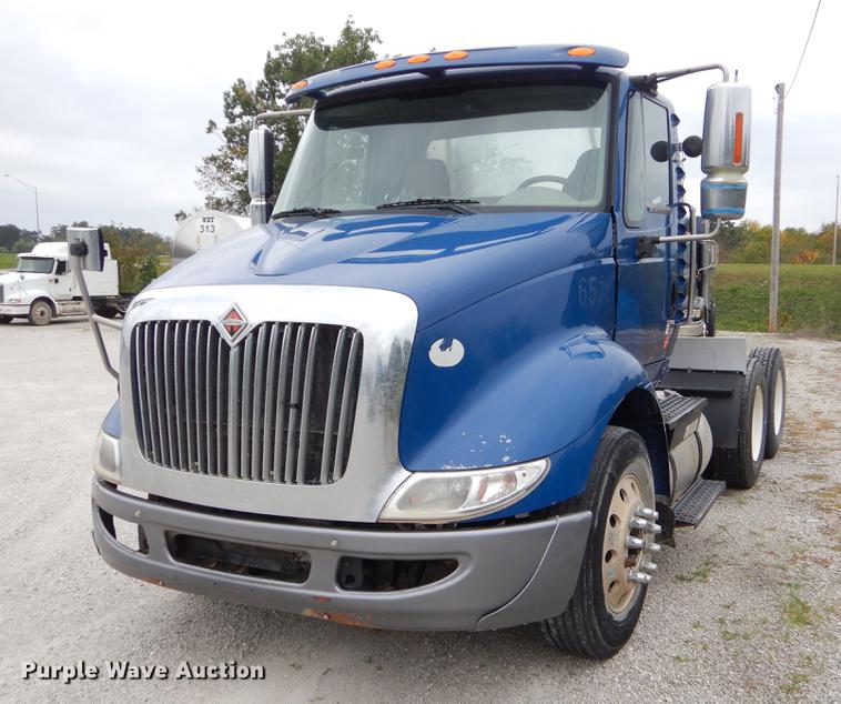 image for item EO9651 2010 International TranStar 8500 semi truck