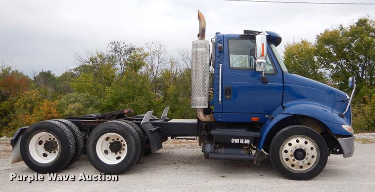 image for item EO9651 2010 International TranStar 8500 semi truck