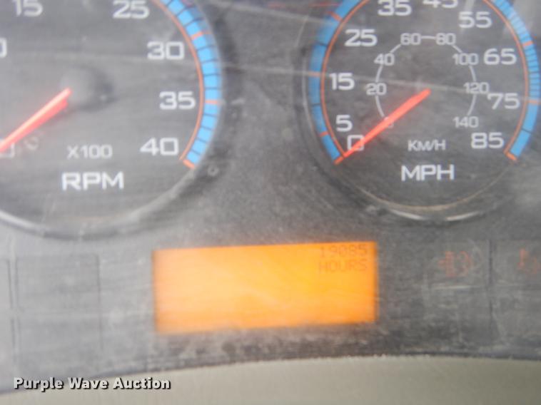 image for item EO9651 2010 International TranStar 8500 semi truck