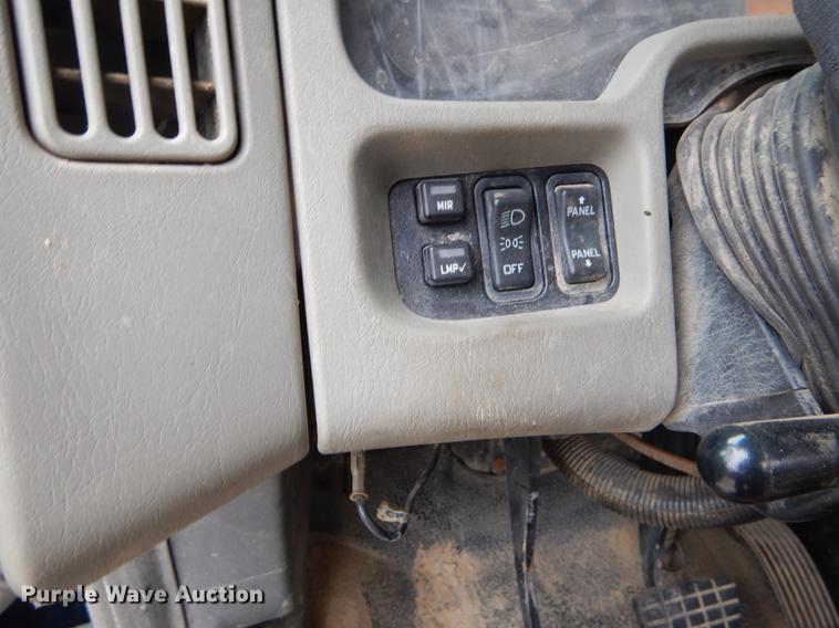 image for item EO9651 2010 International TranStar 8500 semi truck