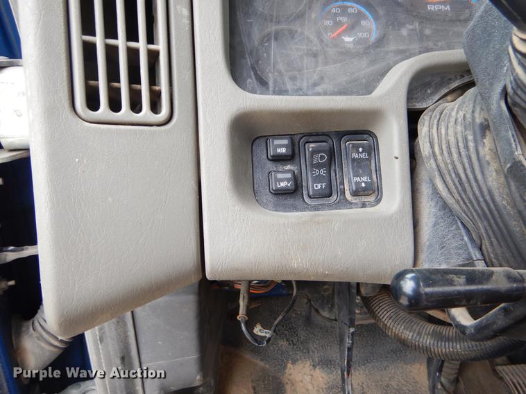 image for item EO9651 2010 International TranStar 8500 semi truck