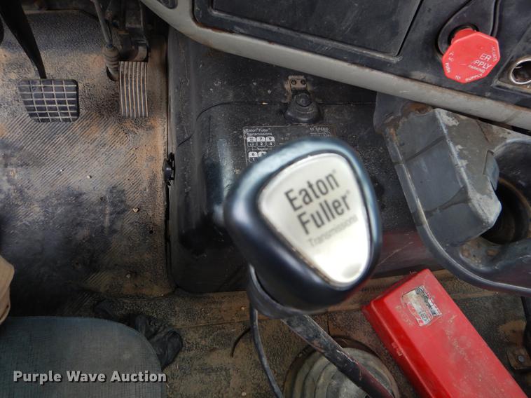 image for item EO9651 2010 International TranStar 8500 semi truck