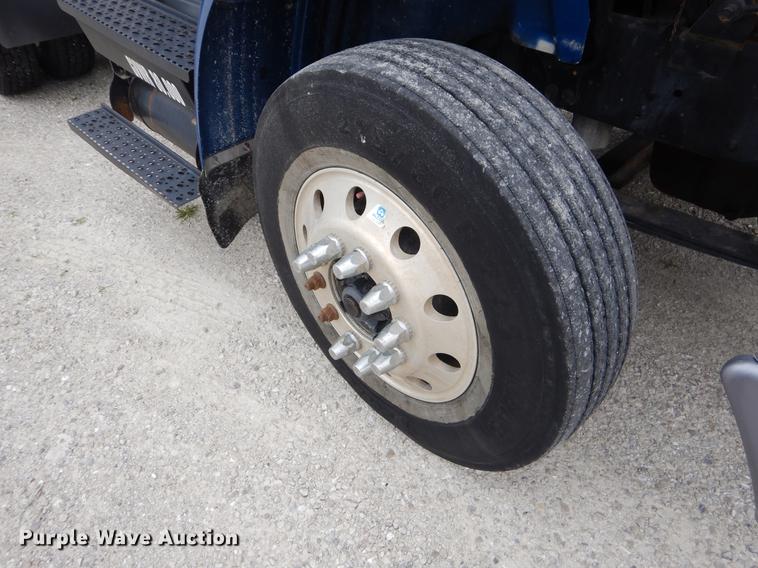 image for item EO9651 2010 International TranStar 8500 semi truck