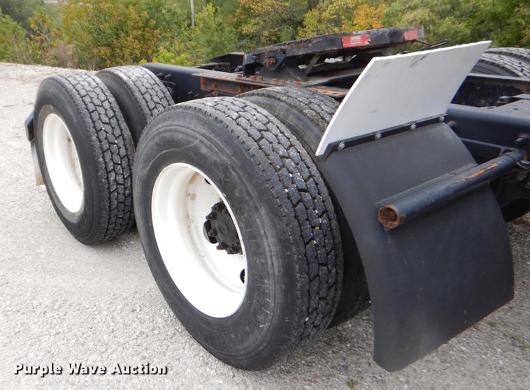 image for item EO9651 2010 International TranStar 8500 semi truck