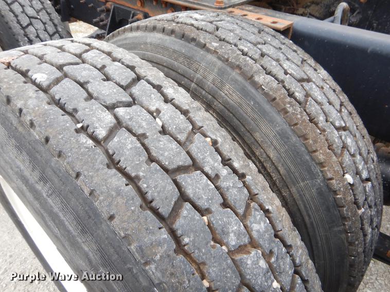 image for item EO9651 2010 International TranStar 8500 semi truck