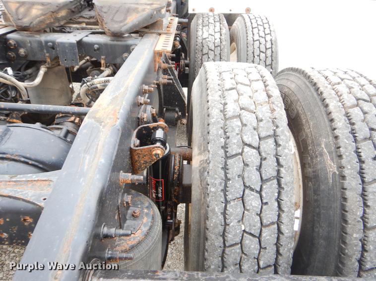 image for item EO9651 2010 International TranStar 8500 semi truck