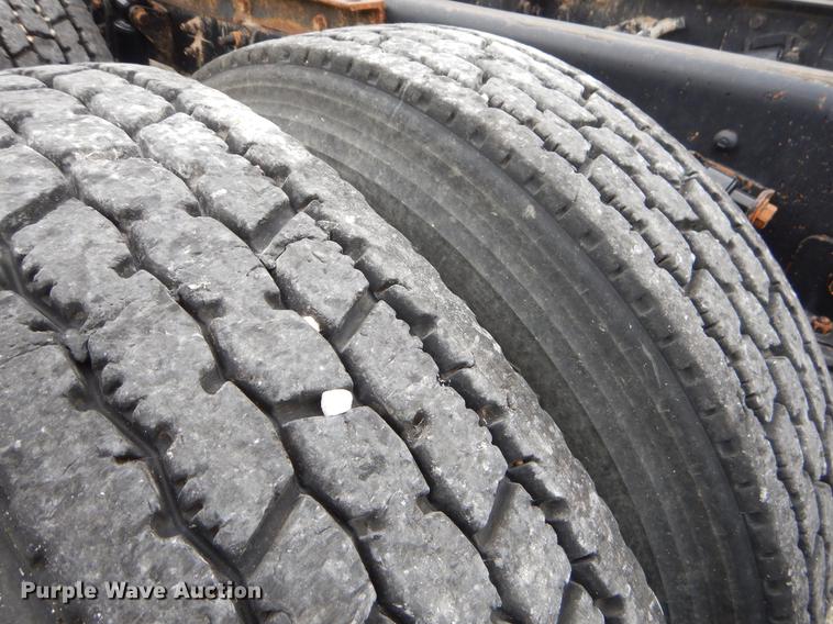 image for item EO9651 2010 International TranStar 8500 semi truck