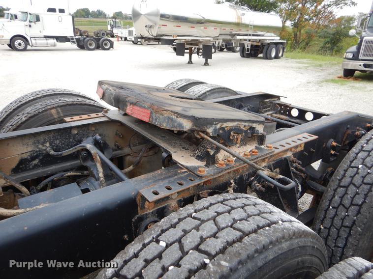 image for item EO9651 2010 International TranStar 8500 semi truck