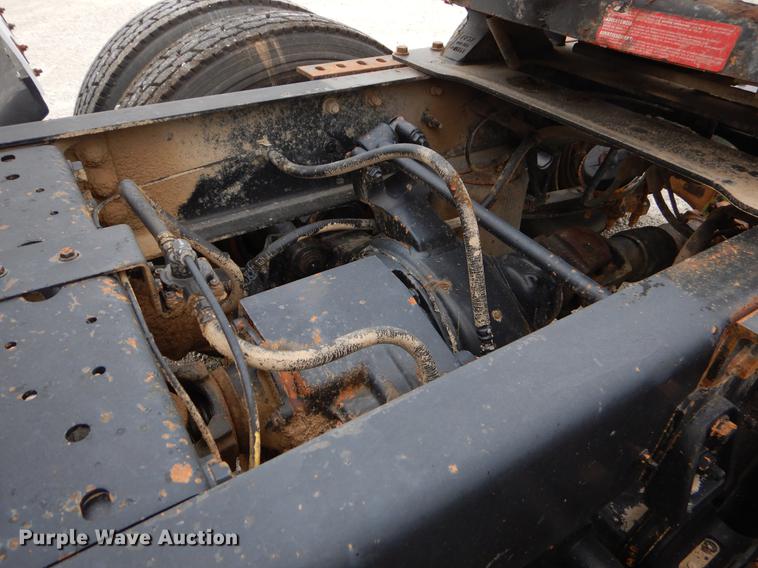 image for item EO9651 2010 International TranStar 8500 semi truck