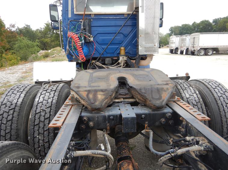 image for item EO9651 2010 International TranStar 8500 semi truck