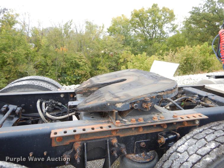 image for item EO9651 2010 International TranStar 8500 semi truck