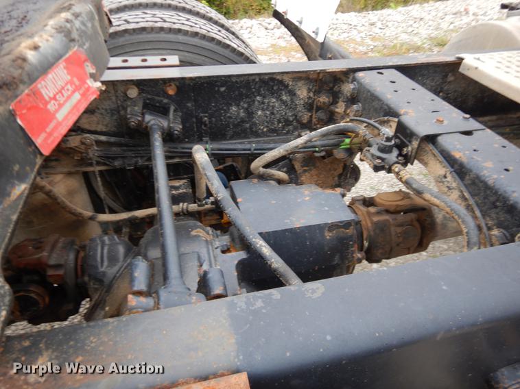 image for item EO9651 2010 International TranStar 8500 semi truck