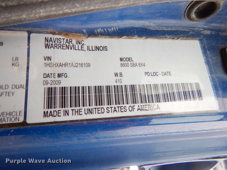 image for item EO9651 2010 International TranStar 8500 semi truck