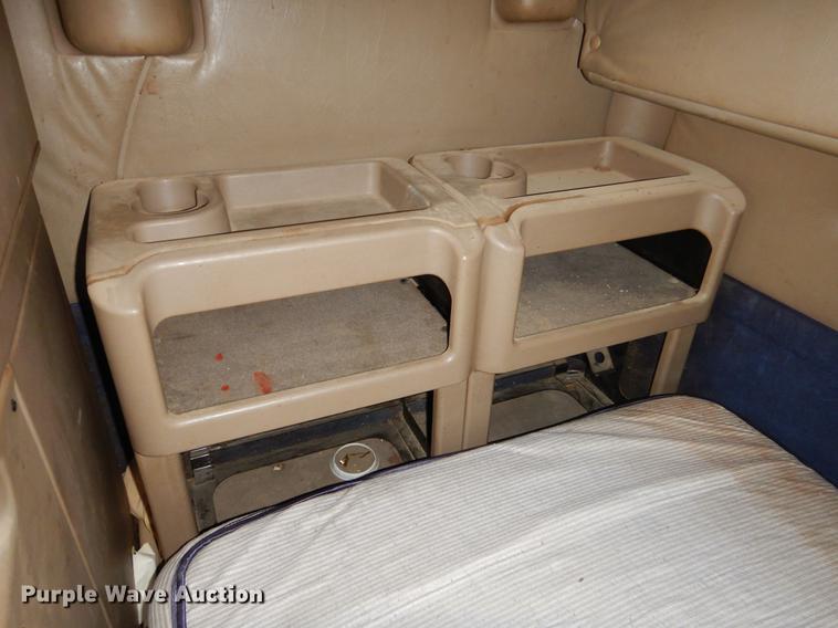 image for item EO9652 2007 International 9400i semi truck