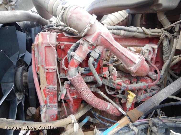 image for item EO9652 2007 International 9400i semi truck