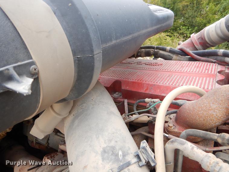 image for item EO9652 2007 International 9400i semi truck