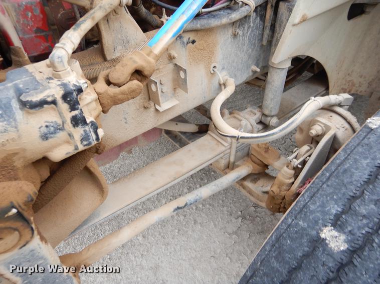 image for item EO9652 2007 International 9400i semi truck