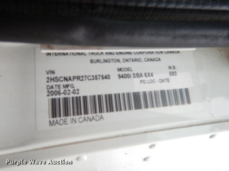 image for item EO9652 2007 International 9400i semi truck