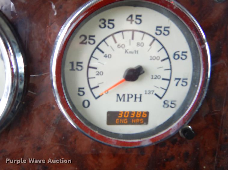 image for item EO9653 2007 International 9400i semi truck