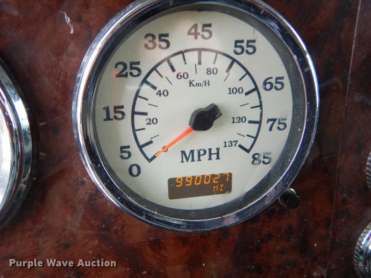 image for item EO9653 2007 International 9400i semi truck