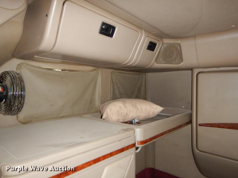 image for item EO9653 2007 International 9400i semi truck