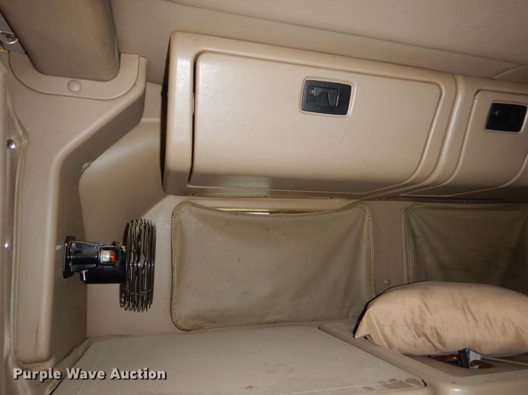 image for item EO9653 2007 International 9400i semi truck