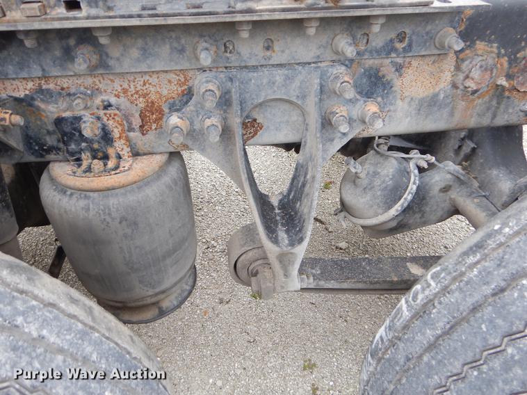 image for item EO9653 2007 International 9400i semi truck