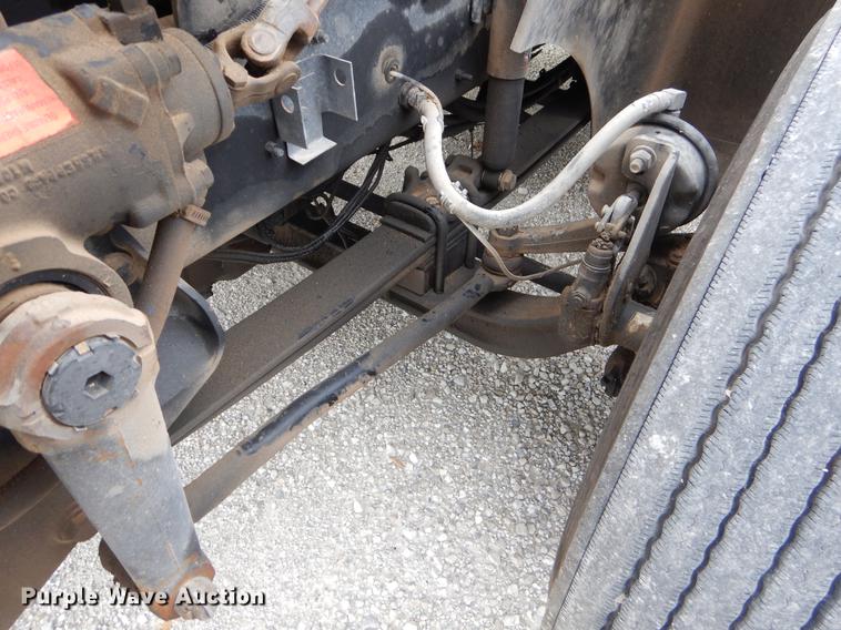 image for item EO9653 2007 International 9400i semi truck